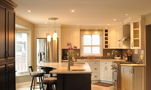 TRANSITIONAL KITCHEN