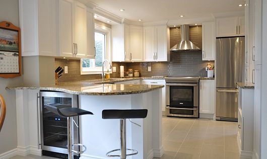 TRANSITIONAL KITCHEN